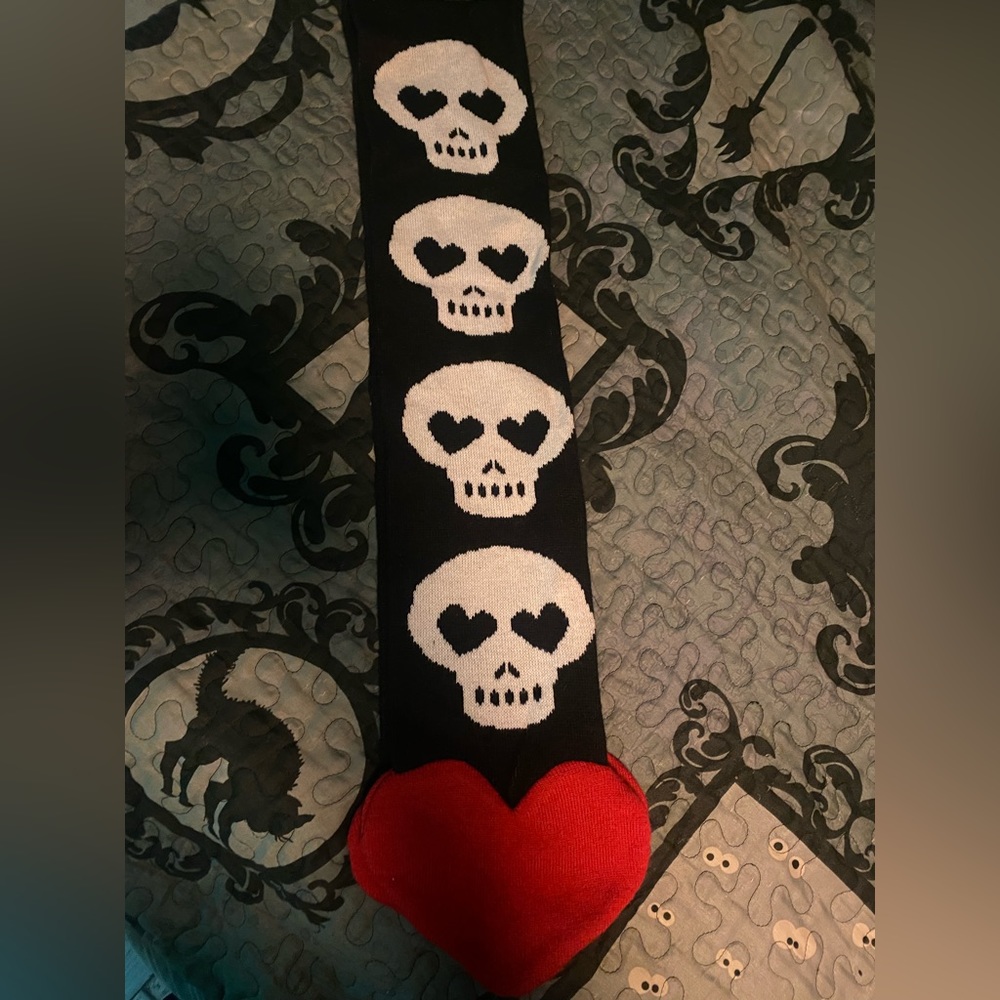 Skull scarf